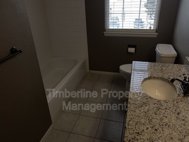 D20 4bdrm Plus Lofted Office or Play Area Near Pine Creek property image