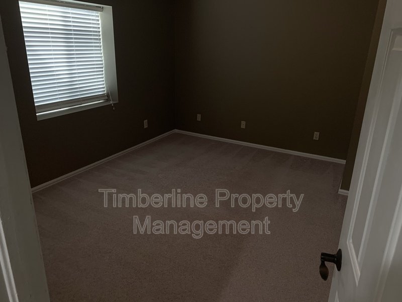 D20 4bdrm Plus Lofted Office or Play Area Near Pine Creek property image