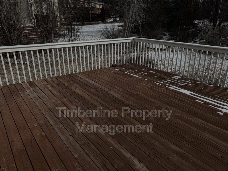 D20 4bdrm Plus Lofted Office or Play Area Near Pine Creek property image