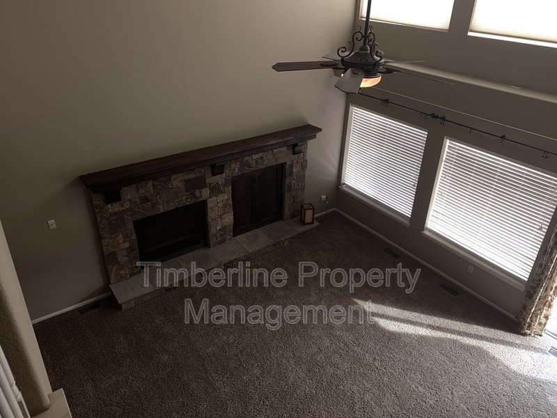 D20 4bdrm Plus Lofted Office or Play Area Near Pine Creek property image