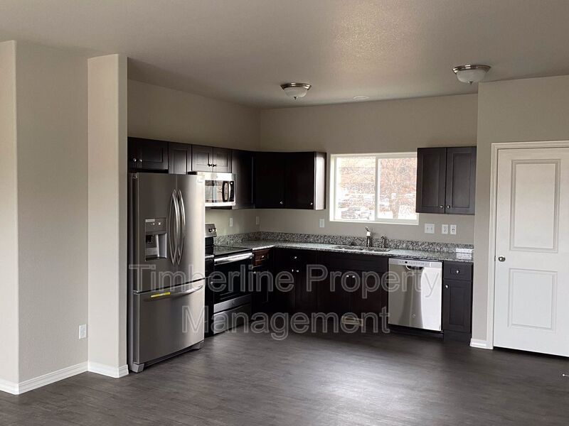 3bd Home In Great Location Close to Everything property image