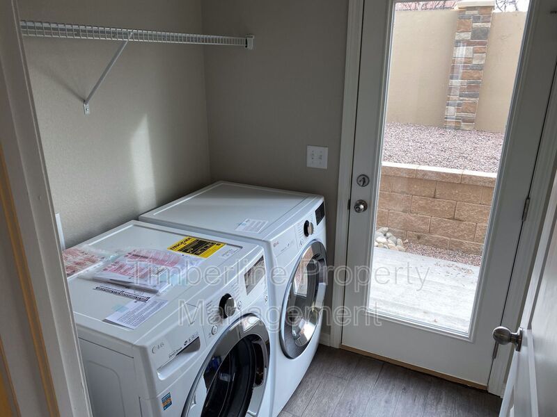 3bd Home In Great Location Close to Everything property image