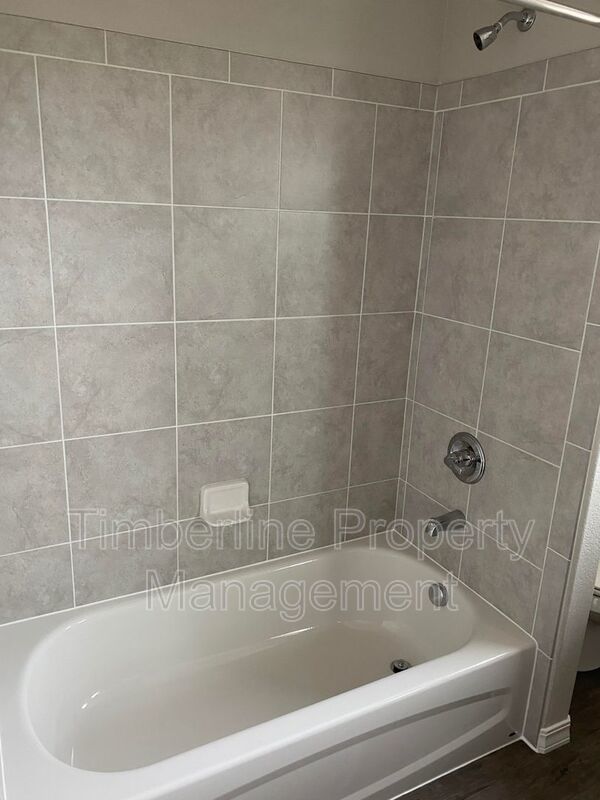 3bd Home In Great Location Close to Everything property image