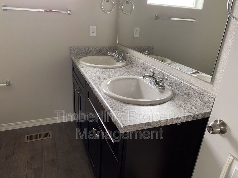3bd Home In Great Location Close to Everything property image