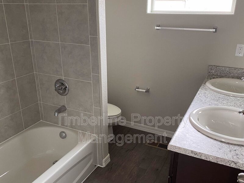 3bd Home In Great Location Close to Everything property image