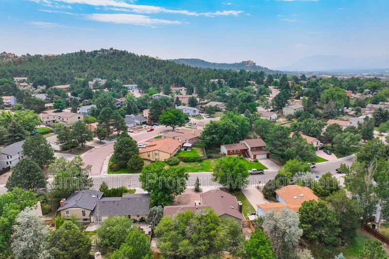Updated 3 Bedroom plus office near Pulpit Rock! property image