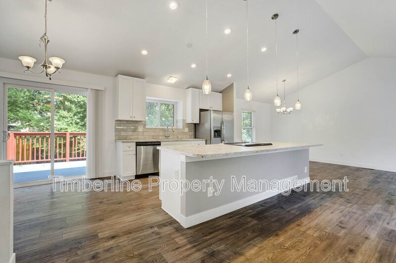Updated 3 Bedroom plus office near Pulpit Rock! property image