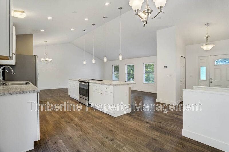 Updated 3 Bedroom plus office near Pulpit Rock! property image
