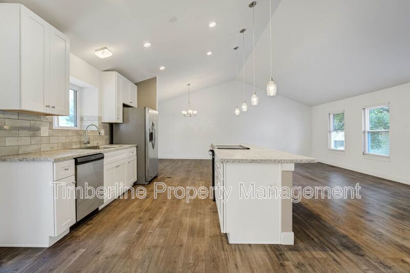 Updated 3 Bedroom plus office near Pulpit Rock! property image