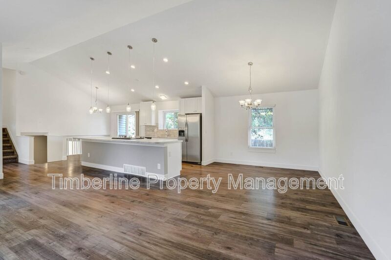 Updated 3 Bedroom plus office near Pulpit Rock! property image