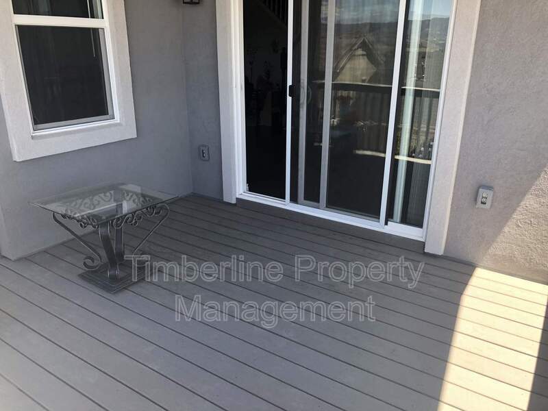 Newer 5bdrm + Office in D20 North Fork With Awesome Views property image