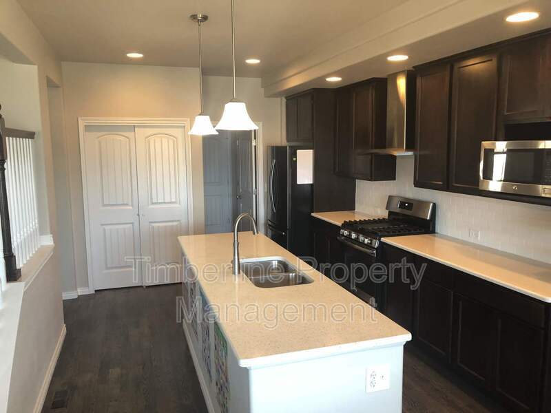 Newer 5bdrm + Office in D20 North Fork With Awesome Views property image