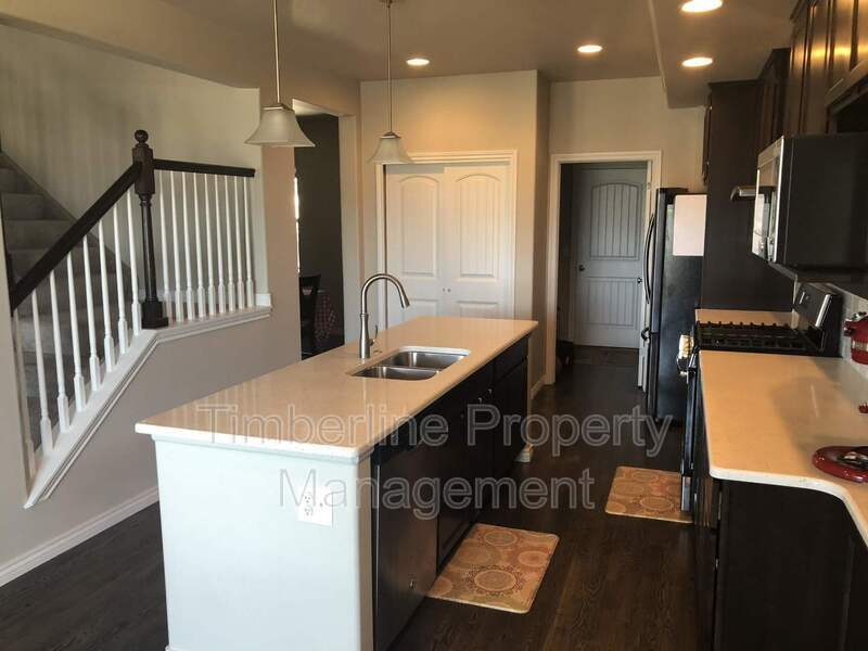 Newer 5bdrm + Office in D20 North Fork With Awesome Views property image