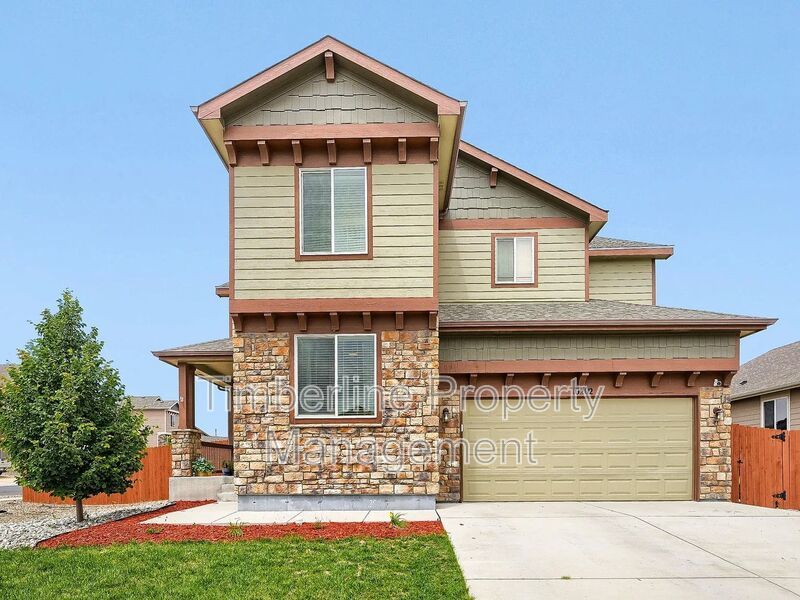 Spacious 5-bedroom Home on Corner Lot property image