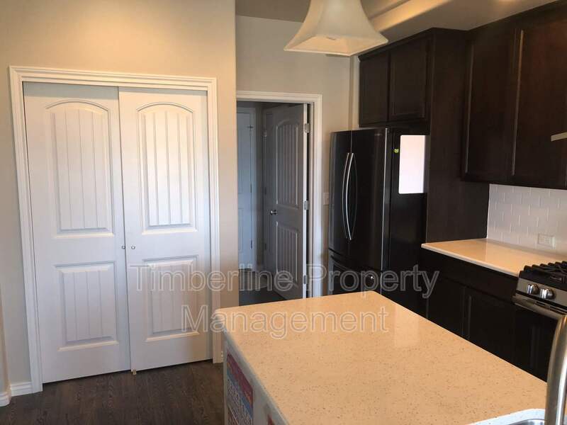 Newer 5bdrm + Office in D20 North Fork With Awesome Views property image