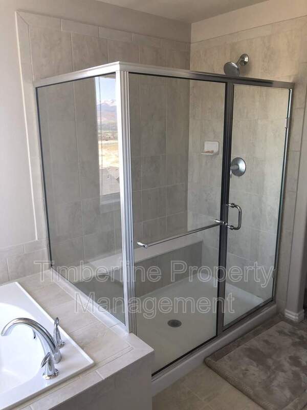 Newer 5bdrm + Office in D20 North Fork With Awesome Views property image