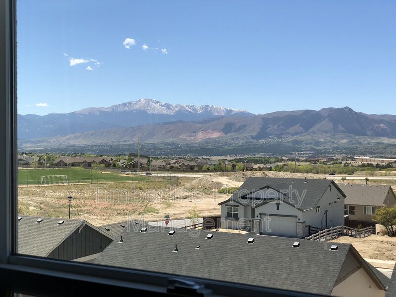 Newer 5bdrm + Office in D20 North Fork With Awesome Views property image