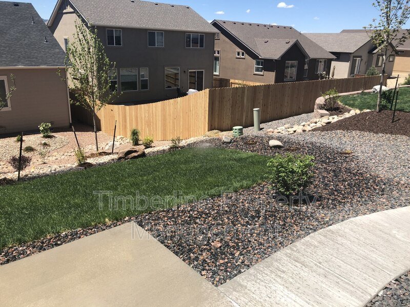 Newer 5bdrm + Office in D20 North Fork With Awesome Views property image