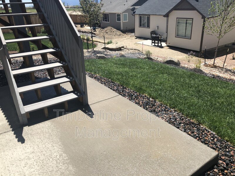 Newer 5bdrm + Office in D20 North Fork With Awesome Views property image