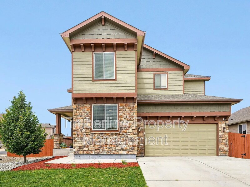 Spacious 5-bedroom Home on Corner Lot property image