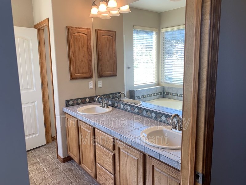 Jackson Creek 4bdrm Home property image